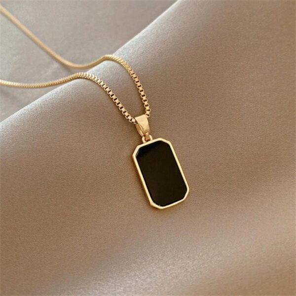 Minimalist Pendant Necklace